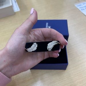 SWAROVSKI COLLECTION NICE BANGLE crystal feather cuff